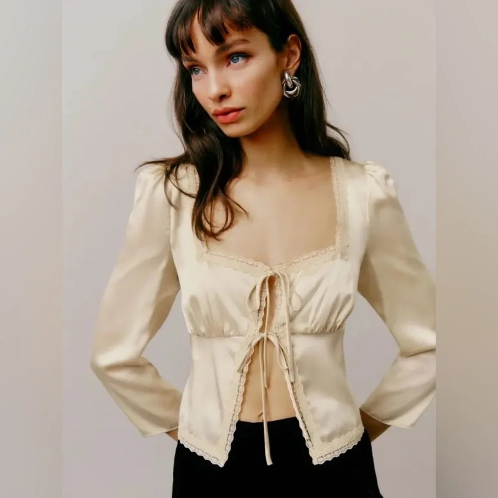 NWT Reformation Lucinda Silk Top in Almond